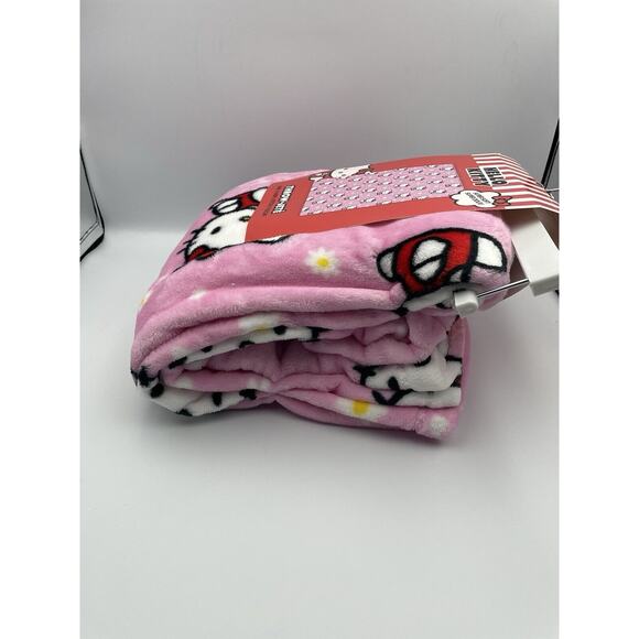 NEW Hello Kitty Pink Plush Throw Blanket 46"x60" Daisies - Picture 5 of 9
